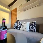 High Five Apartment
