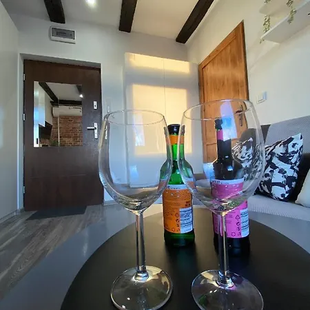 High Five Apartman *