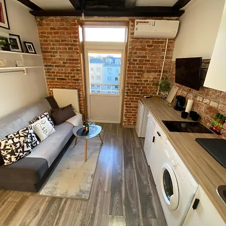 Apartment High Five